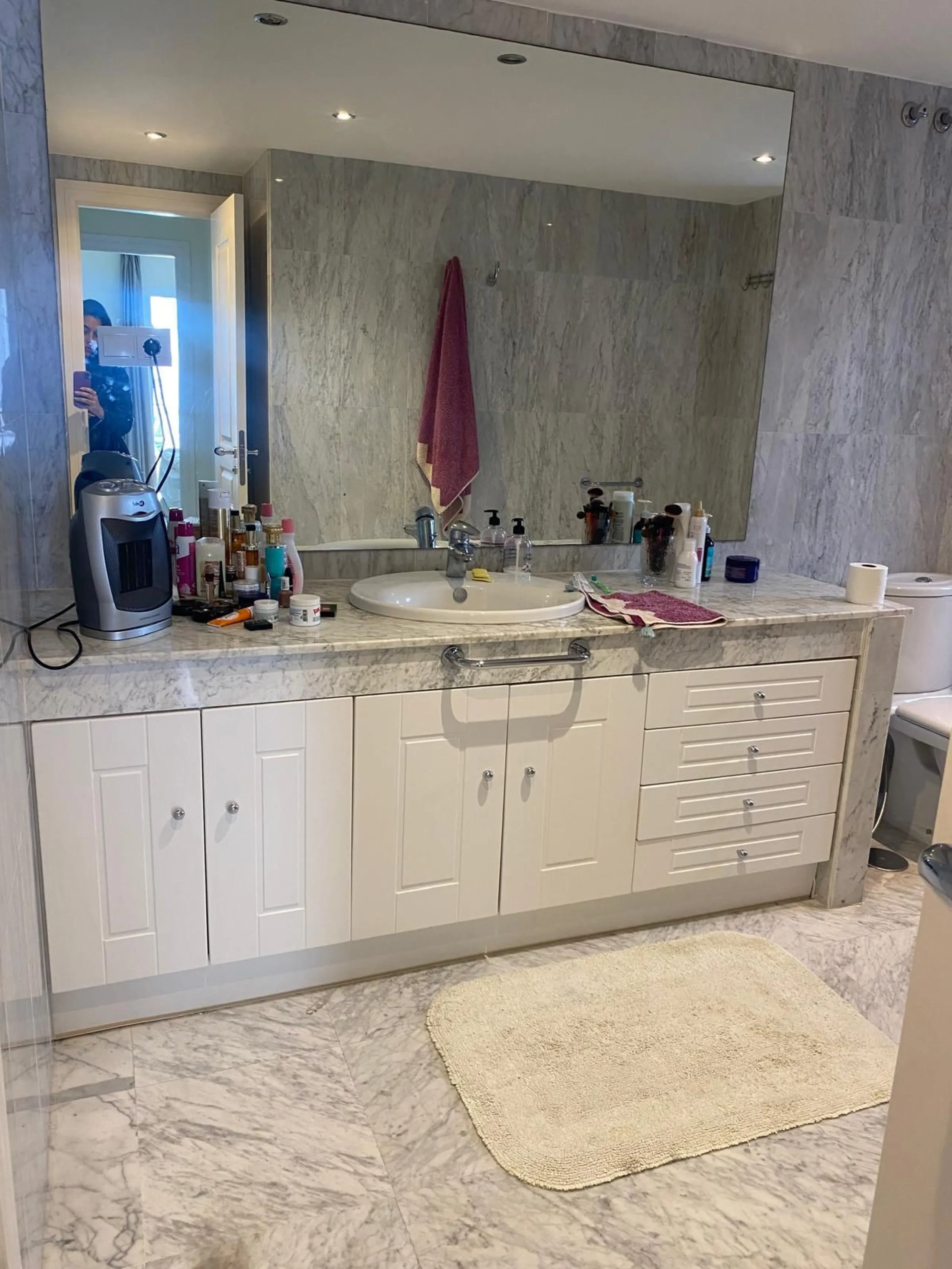 Apartment - Middle Floor Apartment в продаже в Marbella, Málaga. В доме 2 спален и 3 ванных комнат. Площадь дома 145 м²