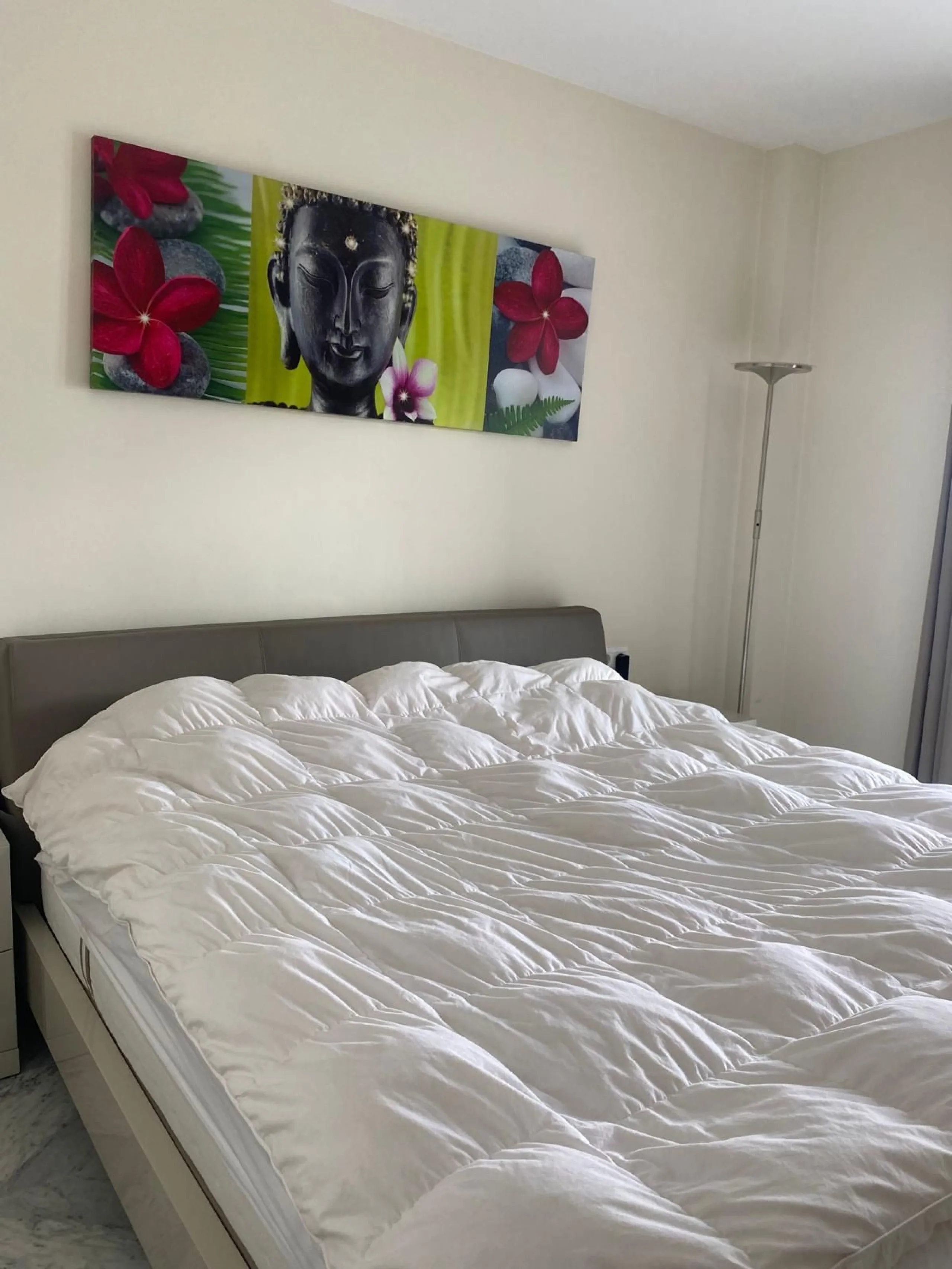Apartment - Middle Floor Apartment в продаже в Marbella, Málaga. В доме 2 спален и 3 ванных комнат. Площадь дома 145 м²