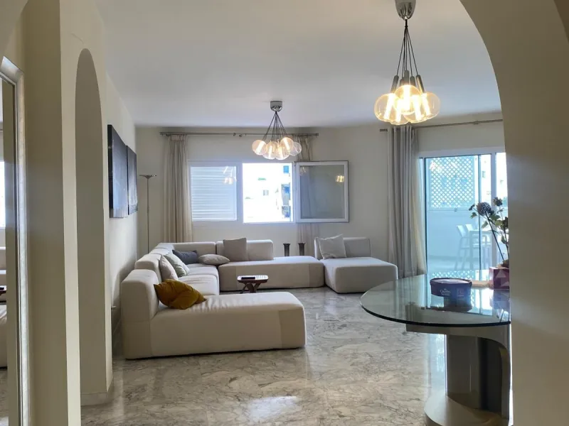 Apartment - Middle Floor Apartment в продаже в Marbella, Málaga. В доме 2 спален и 3 ванных комнат. Площадь дома 145 м²