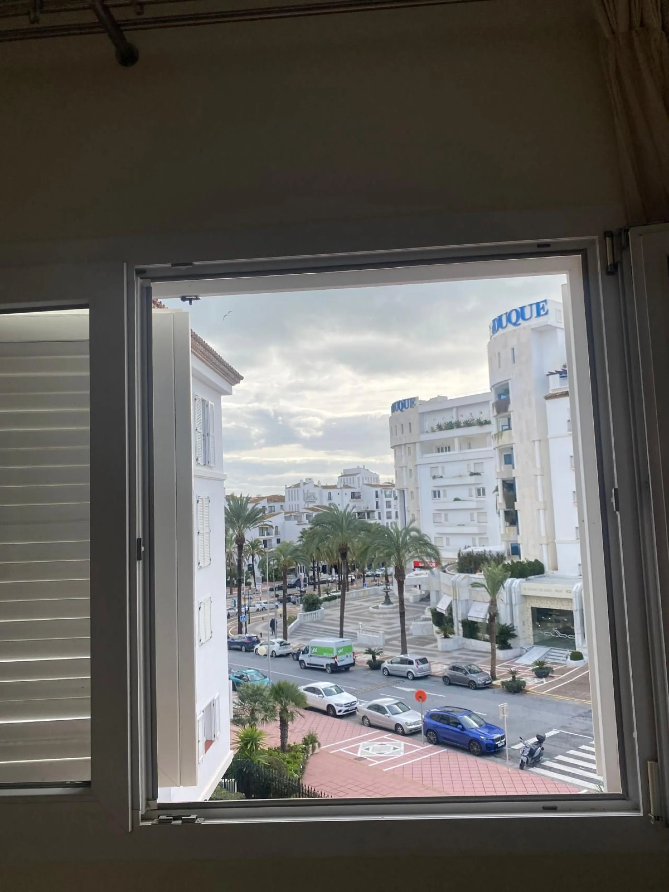 Apartment - Middle Floor Apartment в продаже в Marbella, Málaga. В доме 2 спален и 3 ванных комнат. Площадь дома 145 м²