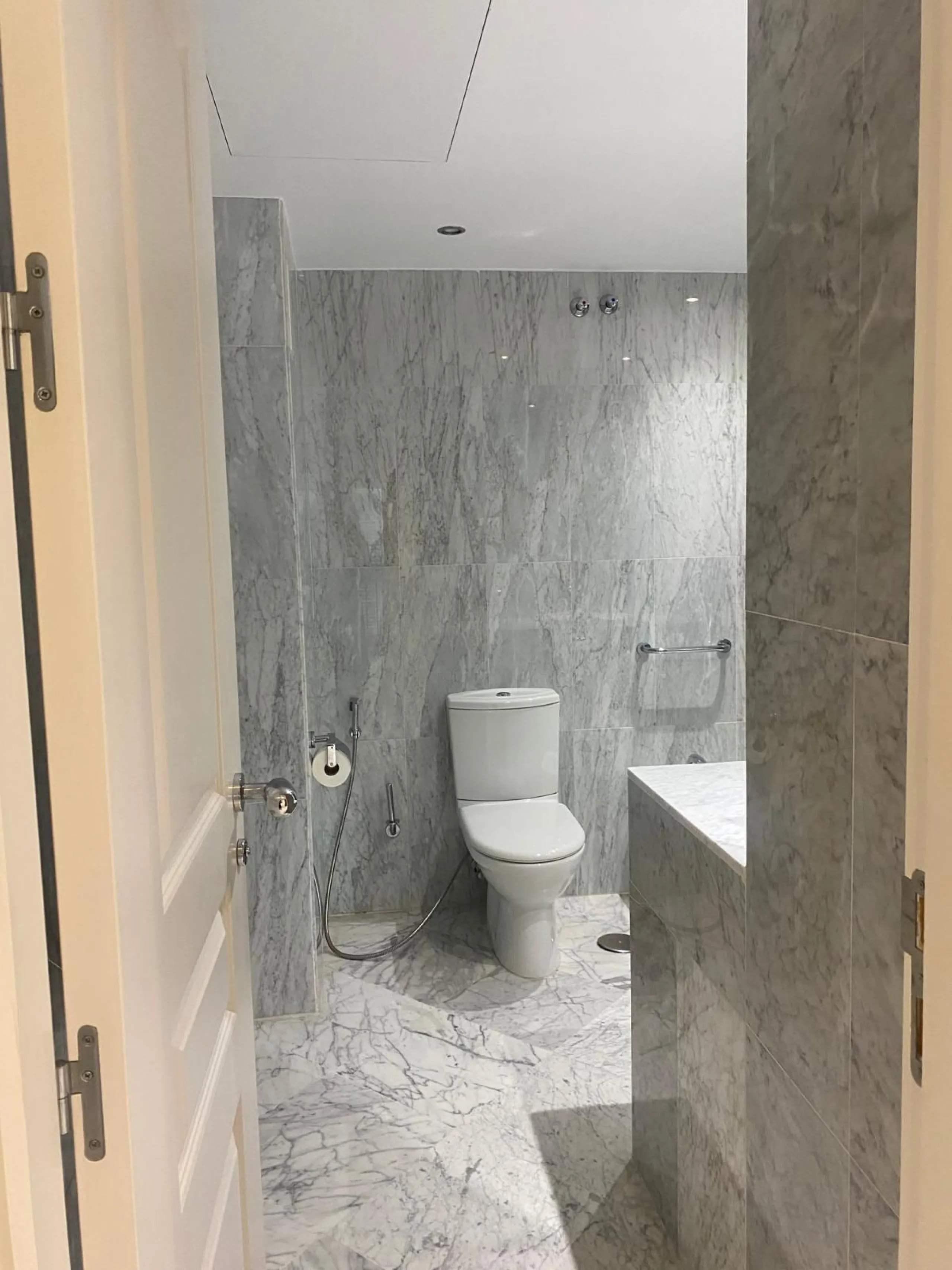Apartment - Middle Floor Apartment в продаже в Marbella, Málaga. В доме 2 спален и 3 ванных комнат. Площадь дома 145 м²