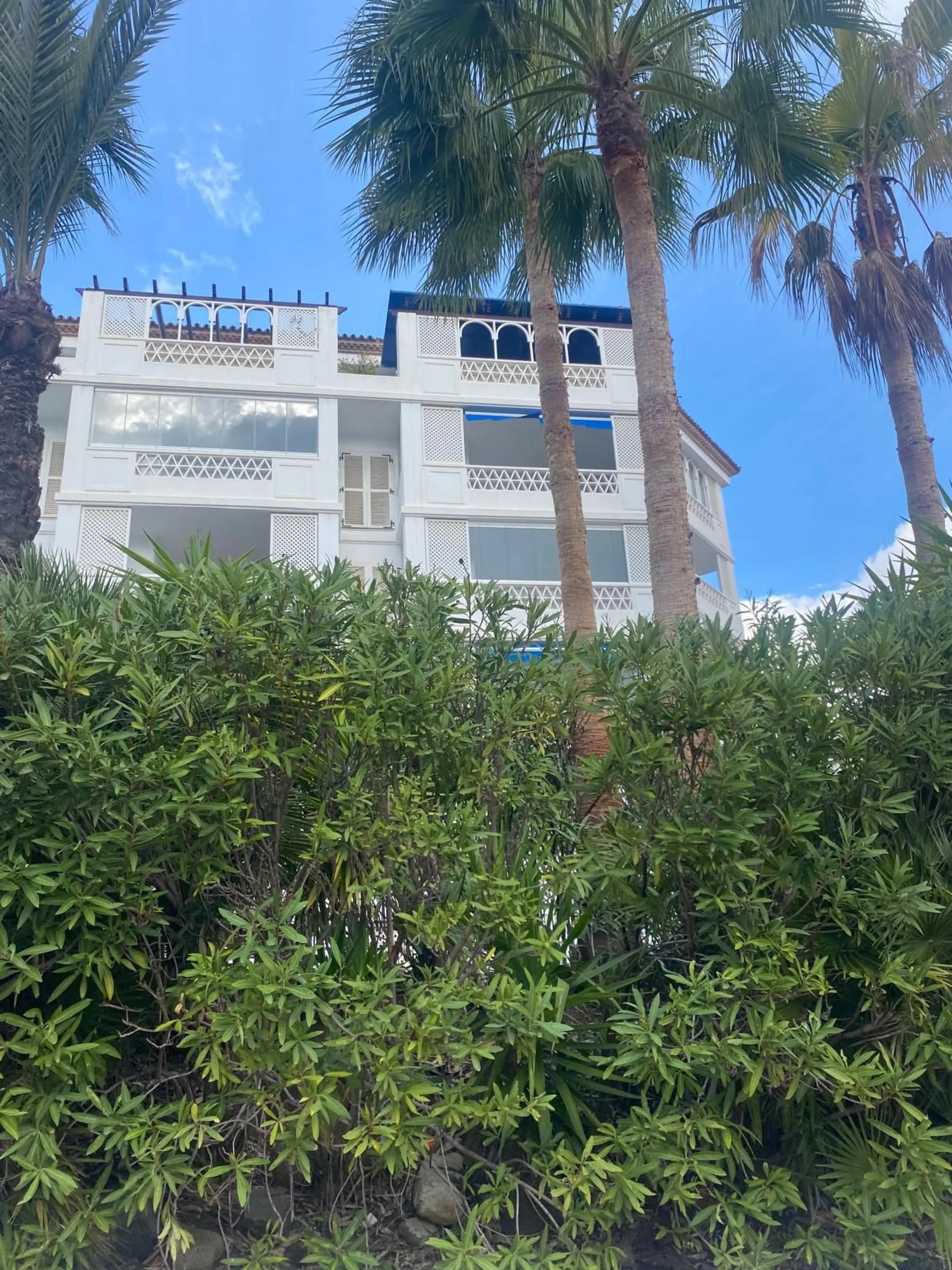 Apartment - Middle Floor Apartment в продаже в Marbella, Málaga. В доме 2 спален и 3 ванных комнат. Площадь дома 145 м²