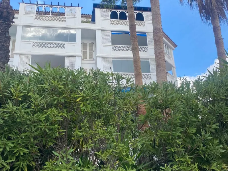 Apartment - Middle Floor Apartment в продаже в Marbella, Málaga. В доме 2 спален и 3 ванных комнат. Площадь дома 145 м²