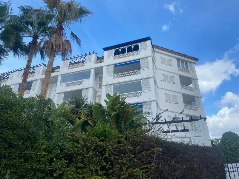 Apartment - Middle Floor Apartment в продаже в Marbella, Málaga. В доме 2 спален и 3 ванных комнат. Площадь дома 145 м²