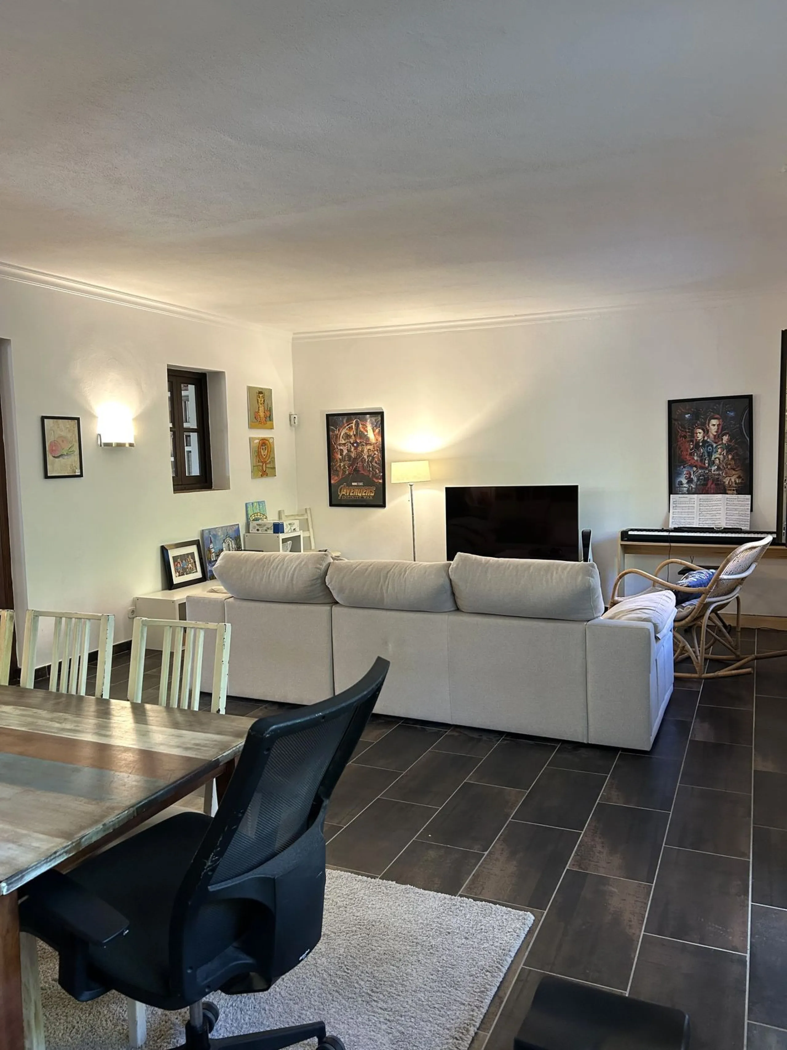 House - Detached Villa в продаже в Estepona, Málaga. В доме 4 спален и 3 ванных комнат. Площадь дома 200 м². Площадь участка 1246 м²