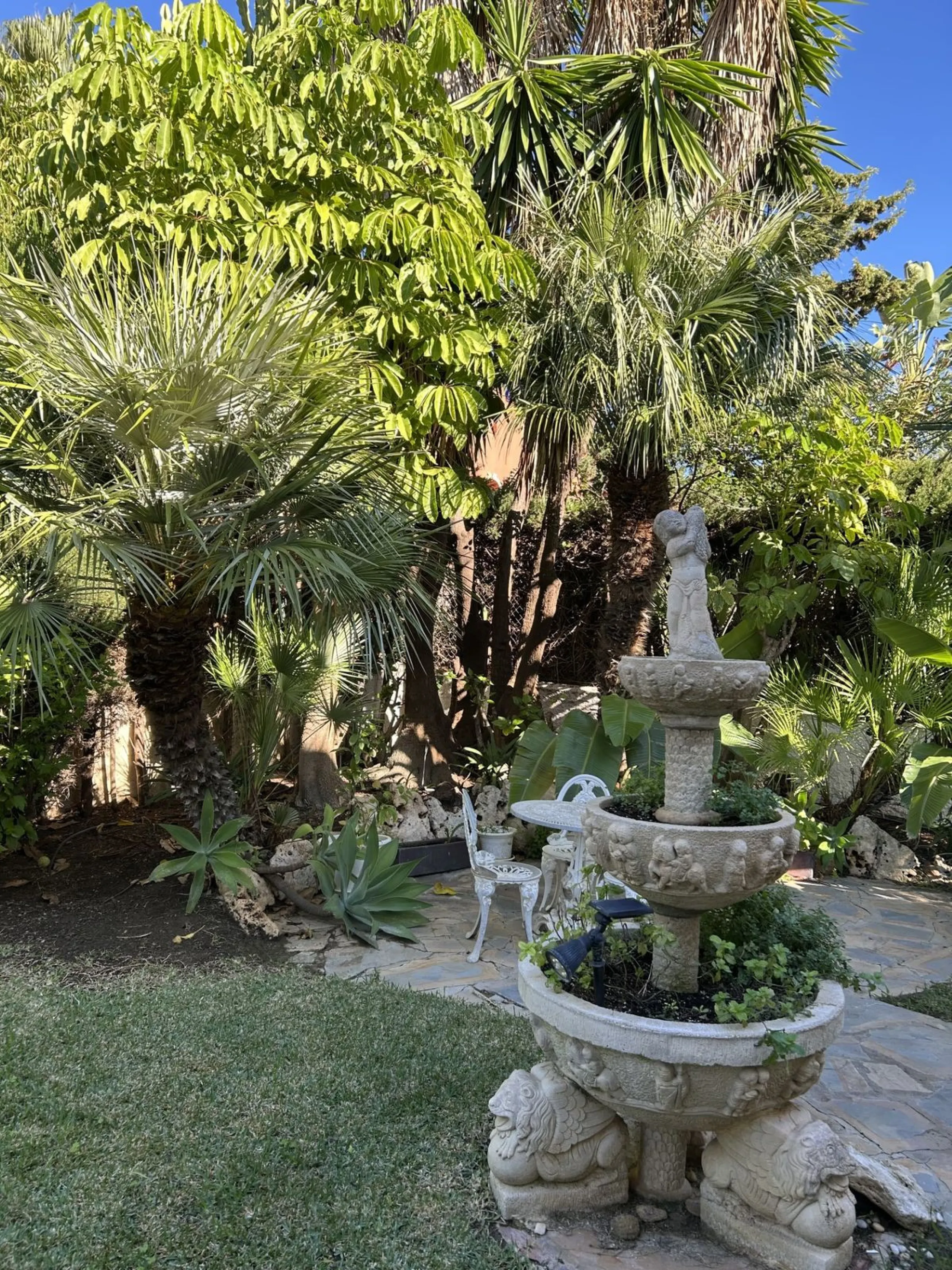 House - Detached Villa в продаже в Estepona, Málaga. В доме 4 спален и 3 ванных комнат. Площадь дома 200 м². Площадь участка 1246 м²