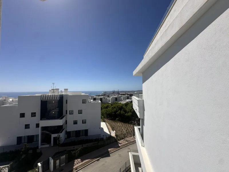 The area of Fuengirola that has become a huge success story in recent years......the Costa del Sol´s most successful new location...Brand New to the market...3 bedroom contemporary penthouse .....fresh from the Notary!