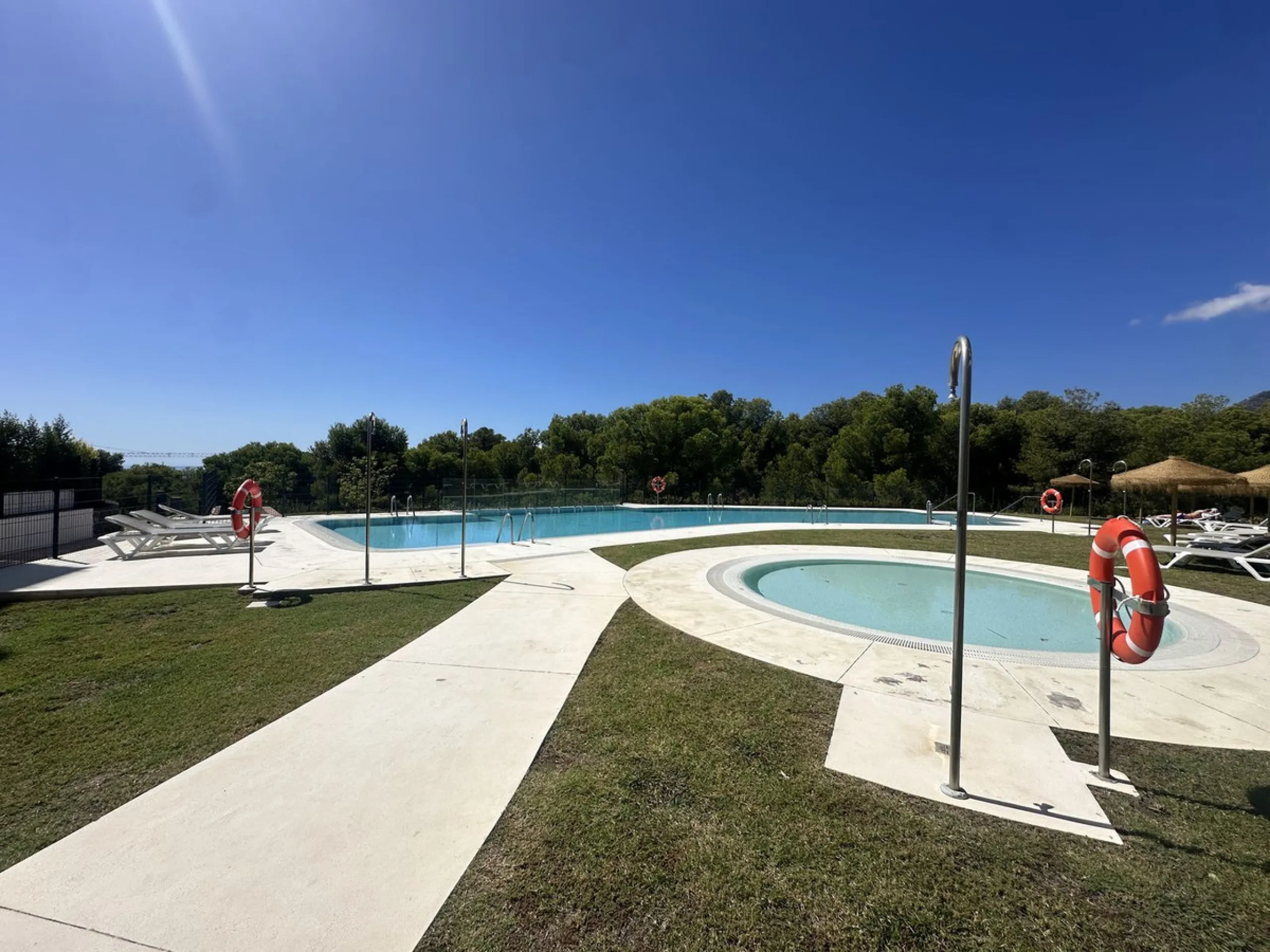 The area of Fuengirola that has become a huge success story in recent years......the Costa del Sol´s most successful new location...Brand New to the market...3 bedroom contemporary penthouse .....fresh from the Notary!