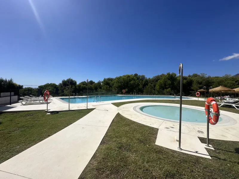 The area of Fuengirola that has become a huge success story in recent years......the Costa del Sol´s most successful new location...Brand New to the market...3 bedroom contemporary penthouse .....fresh from the Notary!