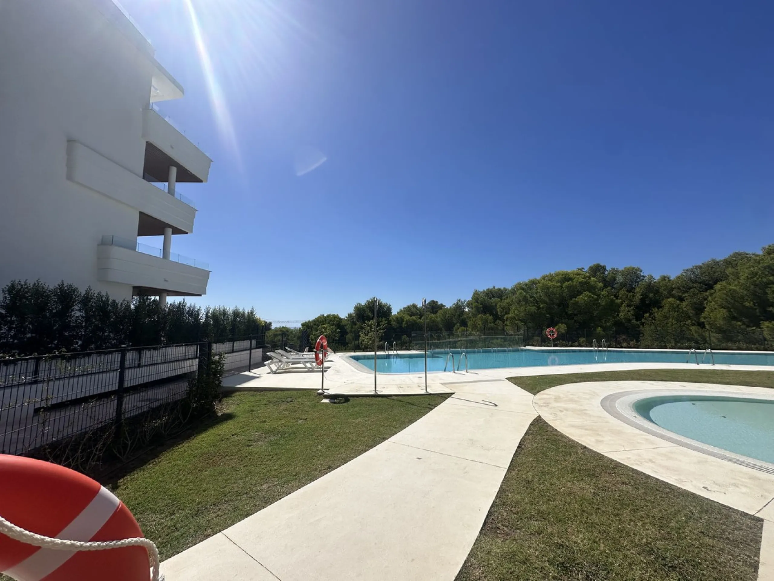 The area of Fuengirola that has become a huge success story in recent years......the Costa del Sol´s most successful new location...Brand New to the market...3 bedroom contemporary penthouse .....fresh from the Notary!