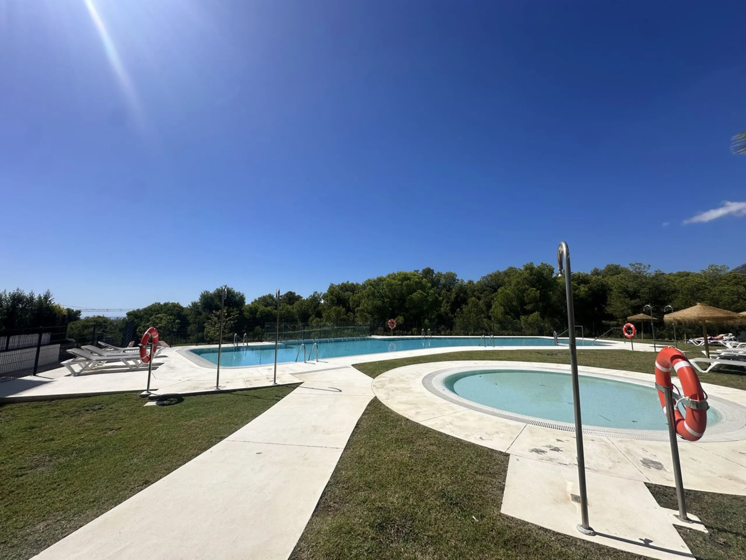 The area of Fuengirola that has become a huge success story in recent years......the Costa del Sol´s most successful new location...Brand New to the market...3 bedroom contemporary penthouse .....fresh from the Notary!