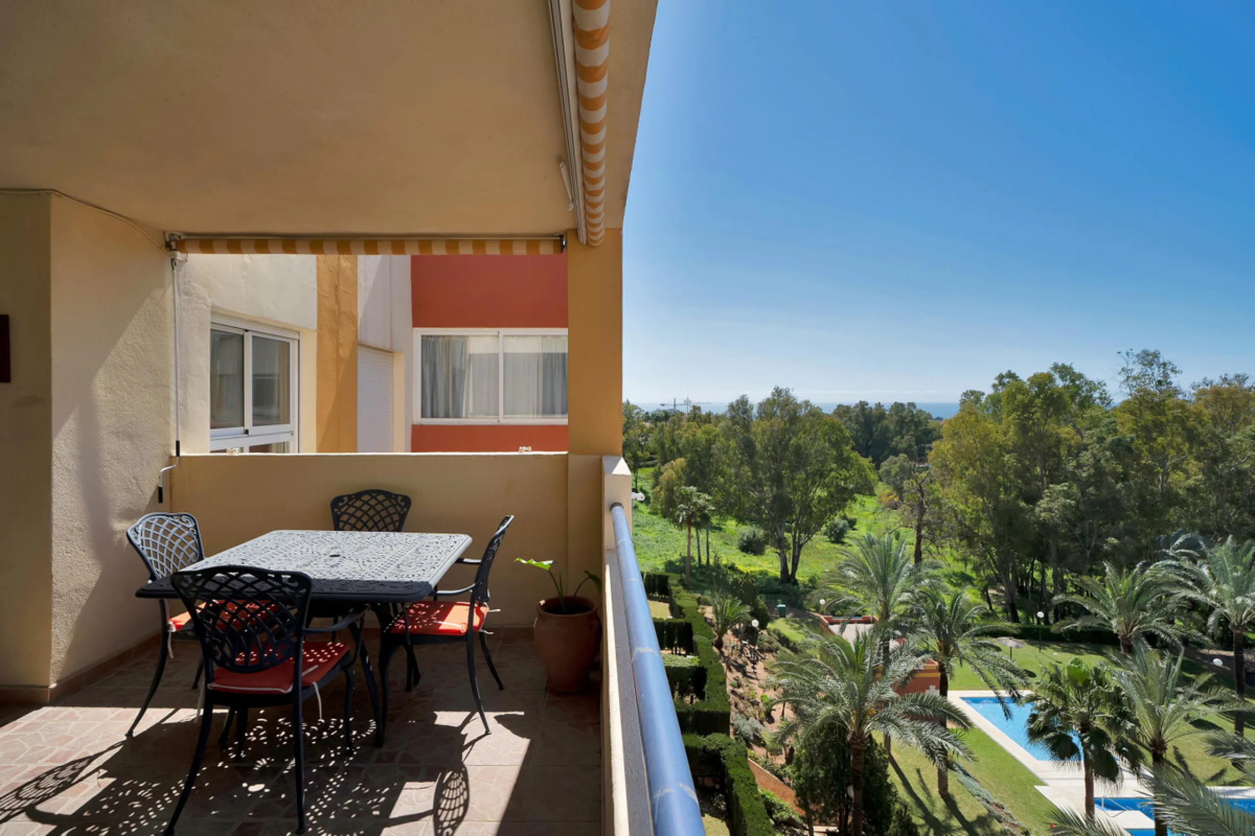 Penthouse Living with Sea Views & Solarium | Atalaya Green Mar, Estepona