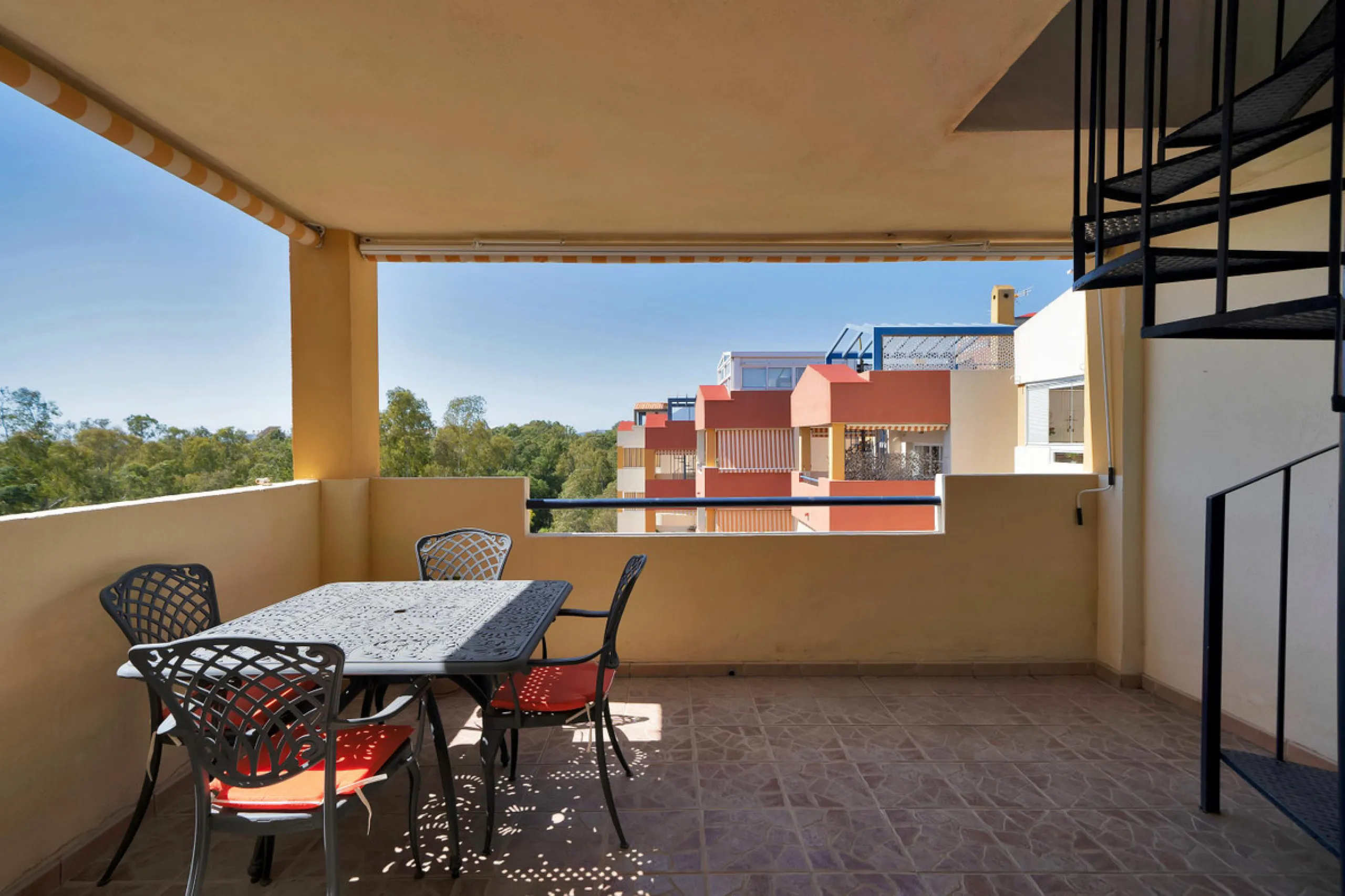 Penthouse Living with Sea Views & Solarium | Atalaya Green Mar, Estepona