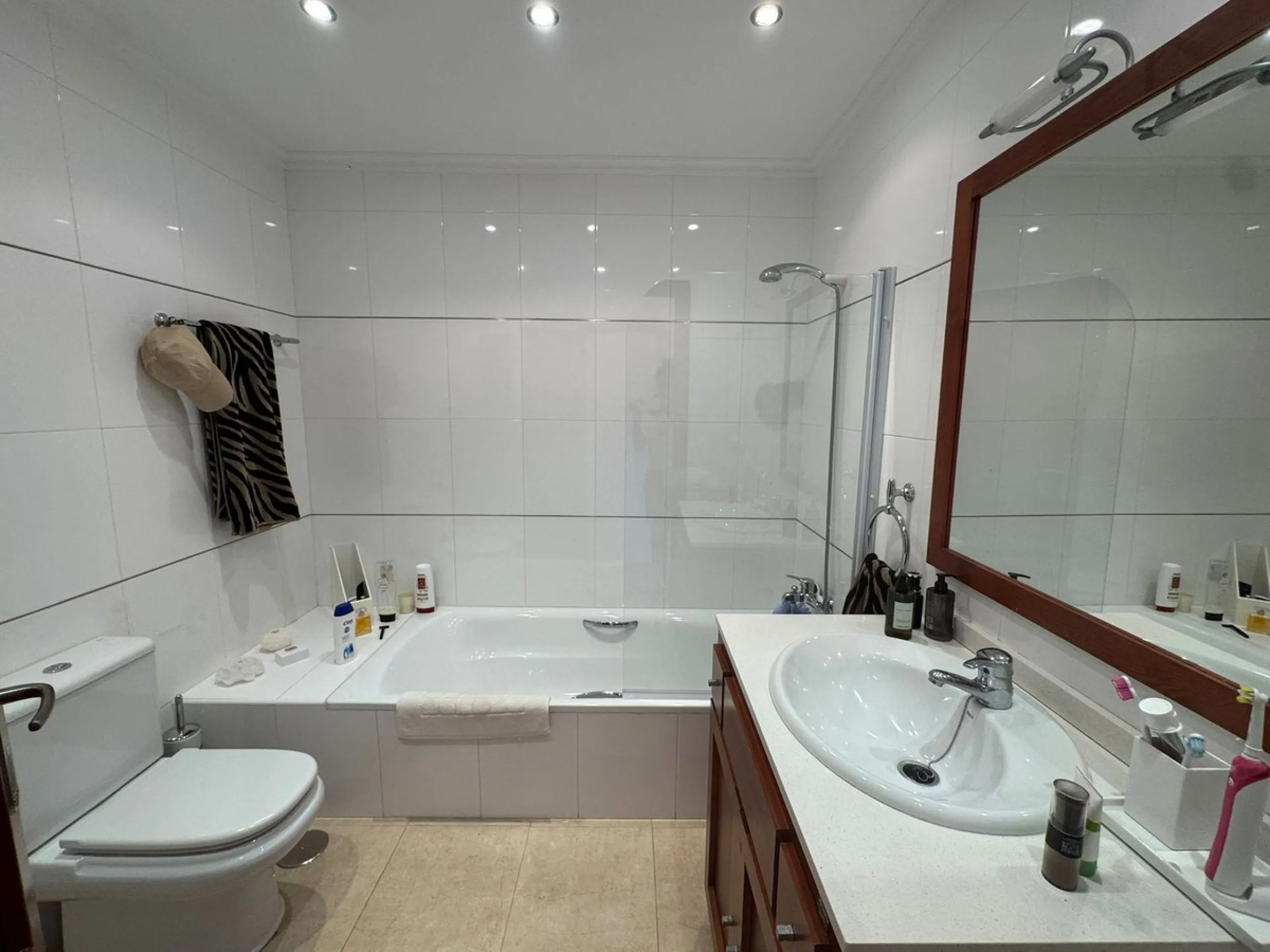Townhouse , located in the prestigious El Chaparral la cala  The property is arranged into various rooms and service areas, and includes an exclusive-use garden area.
