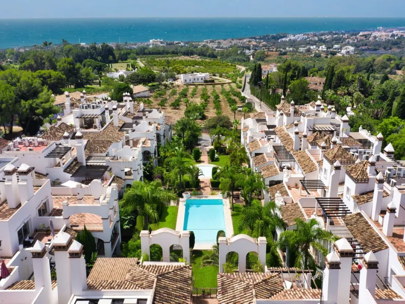Exclusive 4-Bedroom Apartment on Marbella's Prestigious Golden Mile