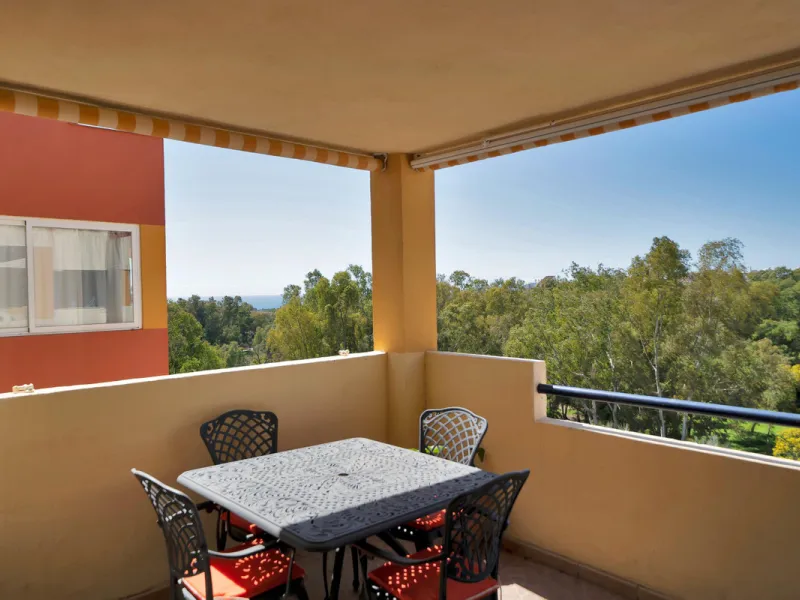Penthouse Living with Sea Views & Solarium | Atalaya Green Mar, Estepona