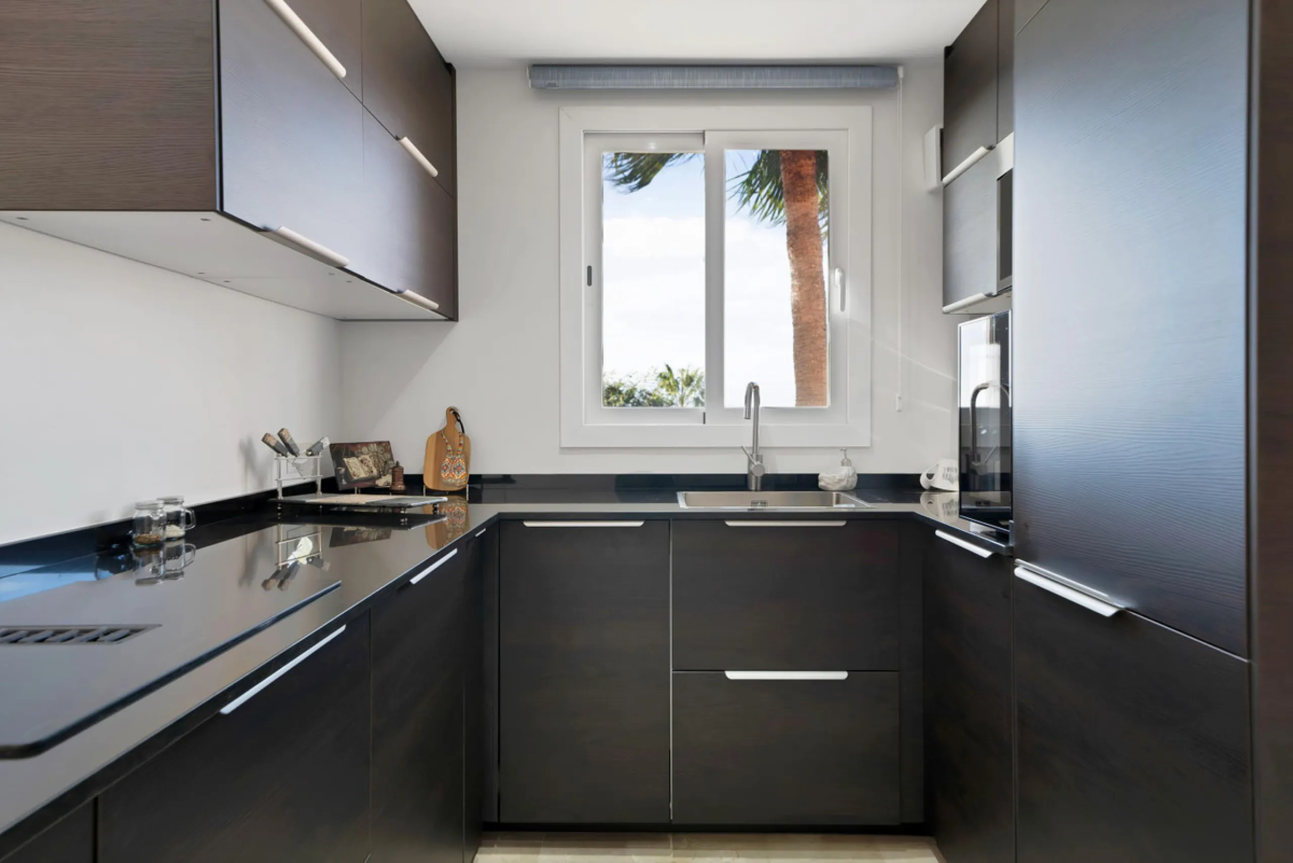 Beautifully Renovated Apartment with Sea Views in Elviria, Marbella East