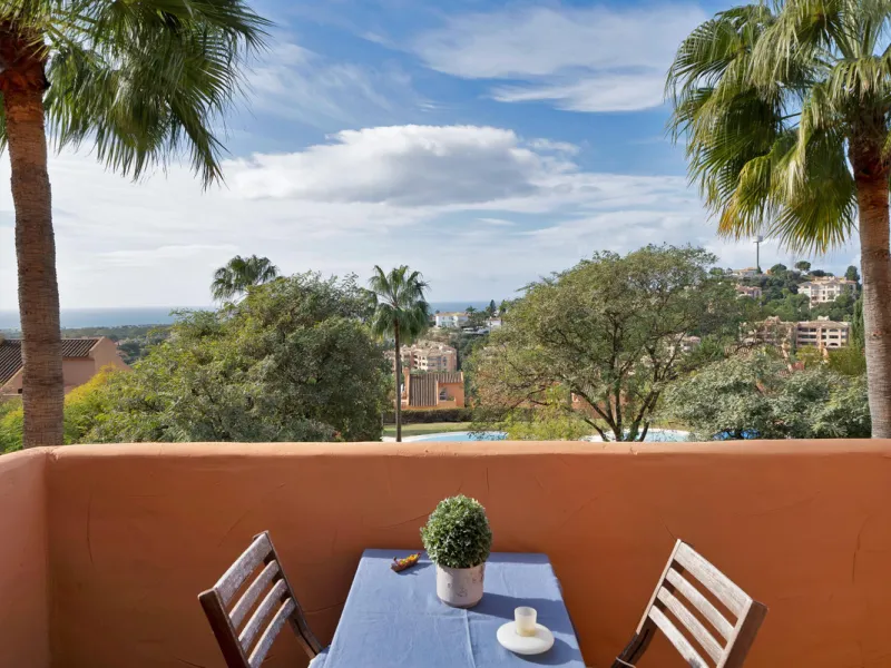 Beautifully Renovated Apartment with Sea Views in Elviria, Marbella East