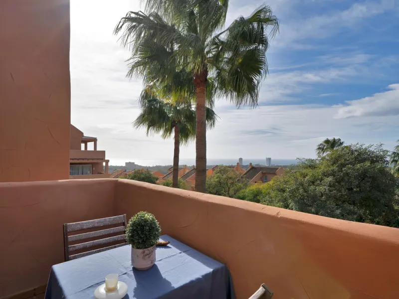 Beautifully Renovated Apartment with Sea Views in Elviria, Marbella East