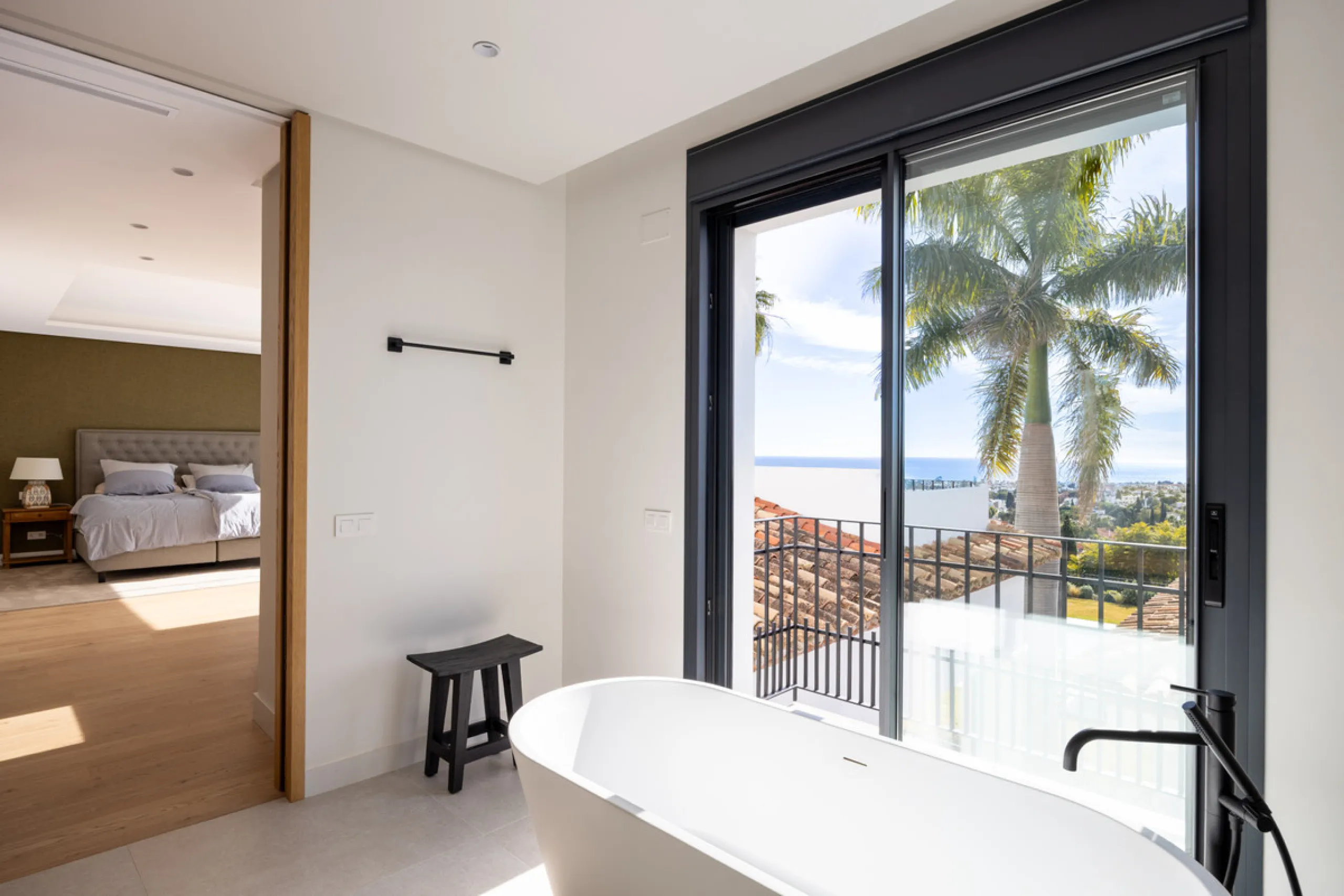 Set within the prestigious 24-hour gated community, moments from the iconic Anantara Villa Padierna Palace, this exceptional south-facing villa embodies the very best of contemporary Mediterranean luxury. Recently completed after a total high-end renovati
