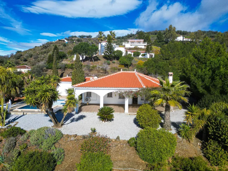 Detached villa with panoramic sea views in Arenas – Costa del Sol