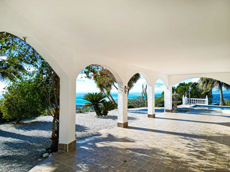 Detached villa with panoramic sea views in Arenas – Costa del Sol