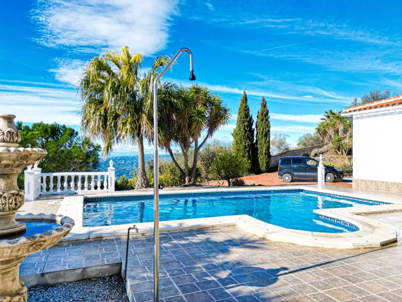 Detached villa with panoramic sea views in Arenas – Costa del Sol