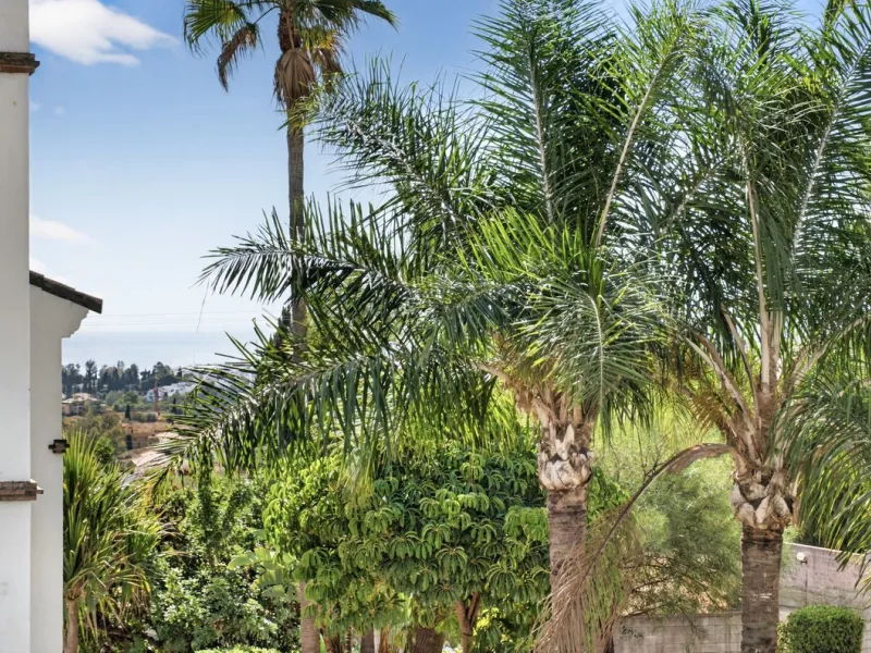 Exclusive 4-Bedroom Apartment on Marbella's Prestigious Golden Mile