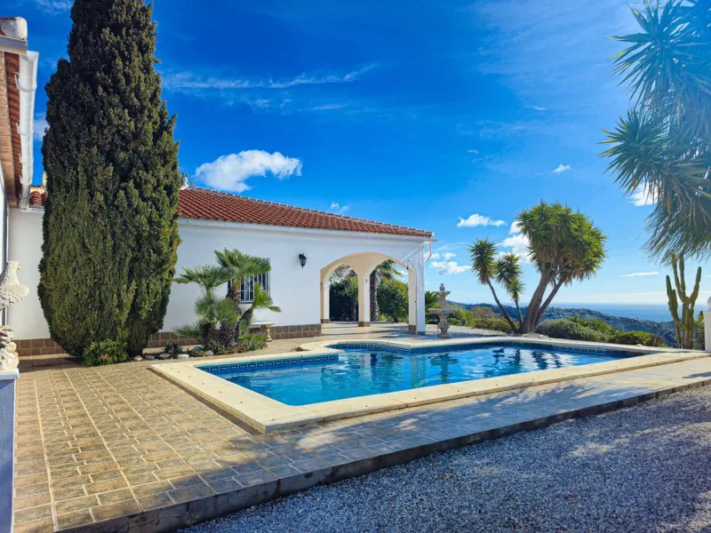 Detached villa with panoramic sea views in Arenas – Costa del Sol