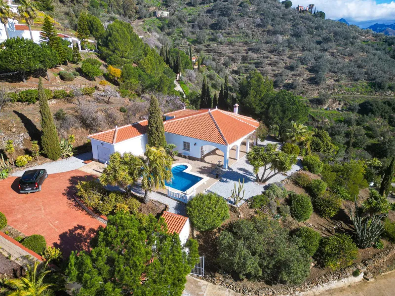 Detached villa with panoramic sea views in Arenas – Costa del Sol