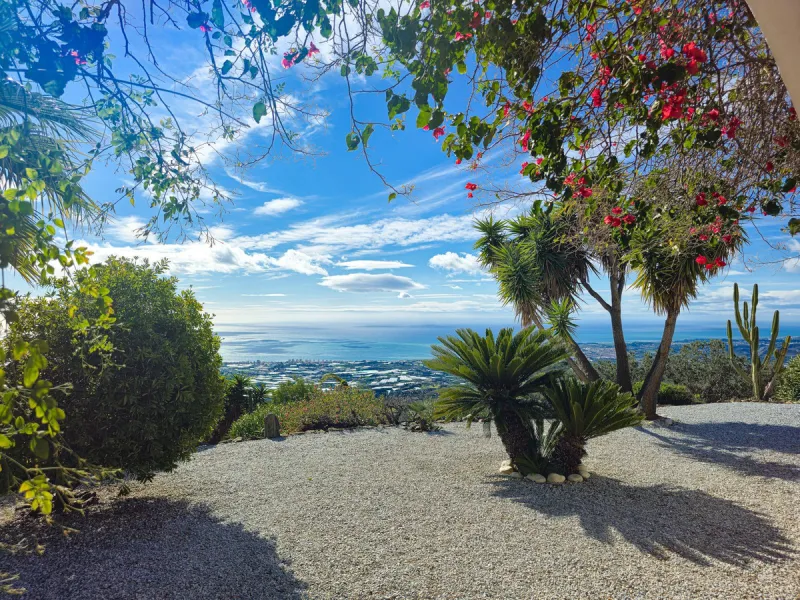 Detached villa with panoramic sea views in Arenas – Costa del Sol
