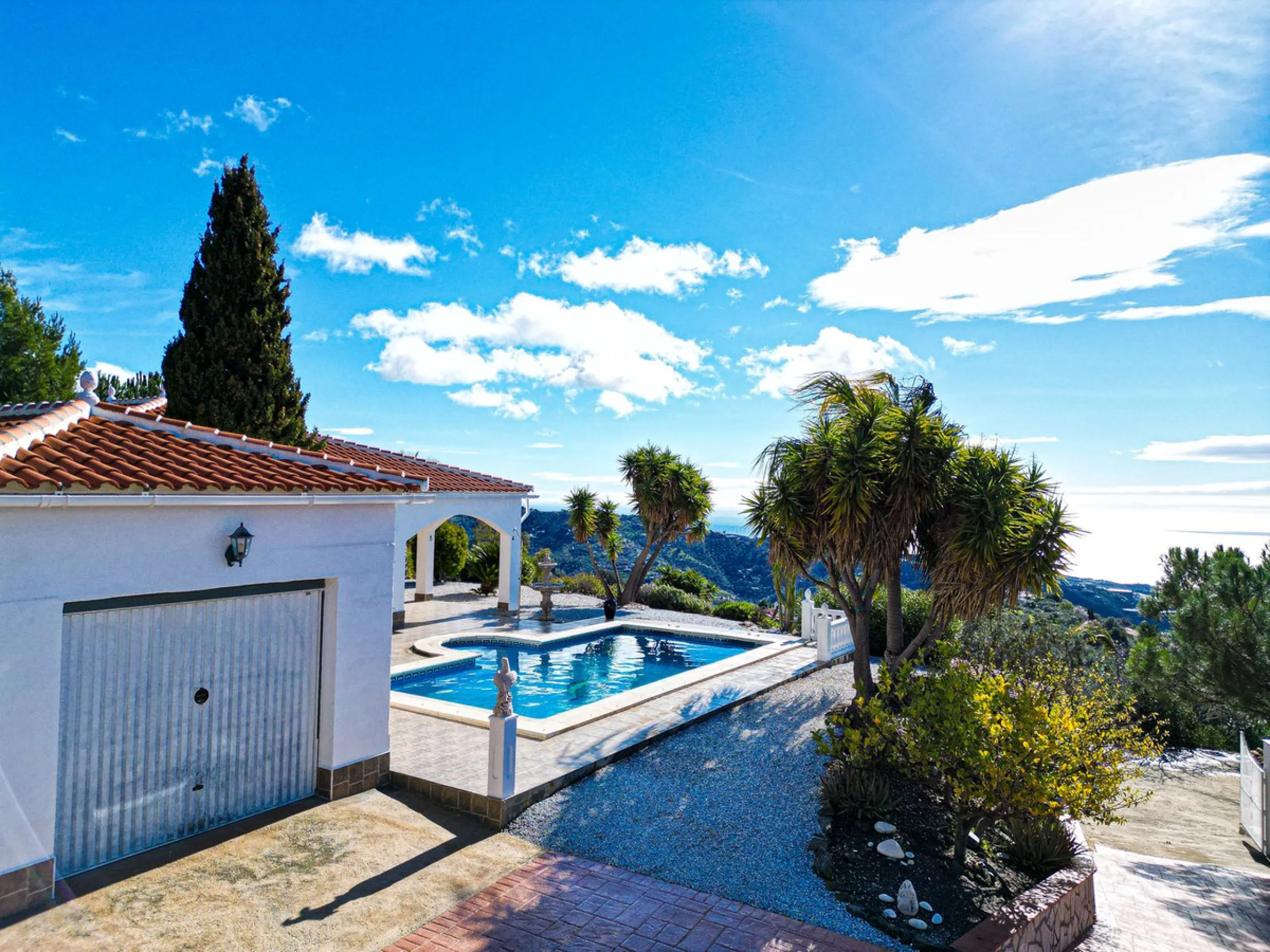 Detached villa with panoramic sea views in Arenas – Costa del Sol