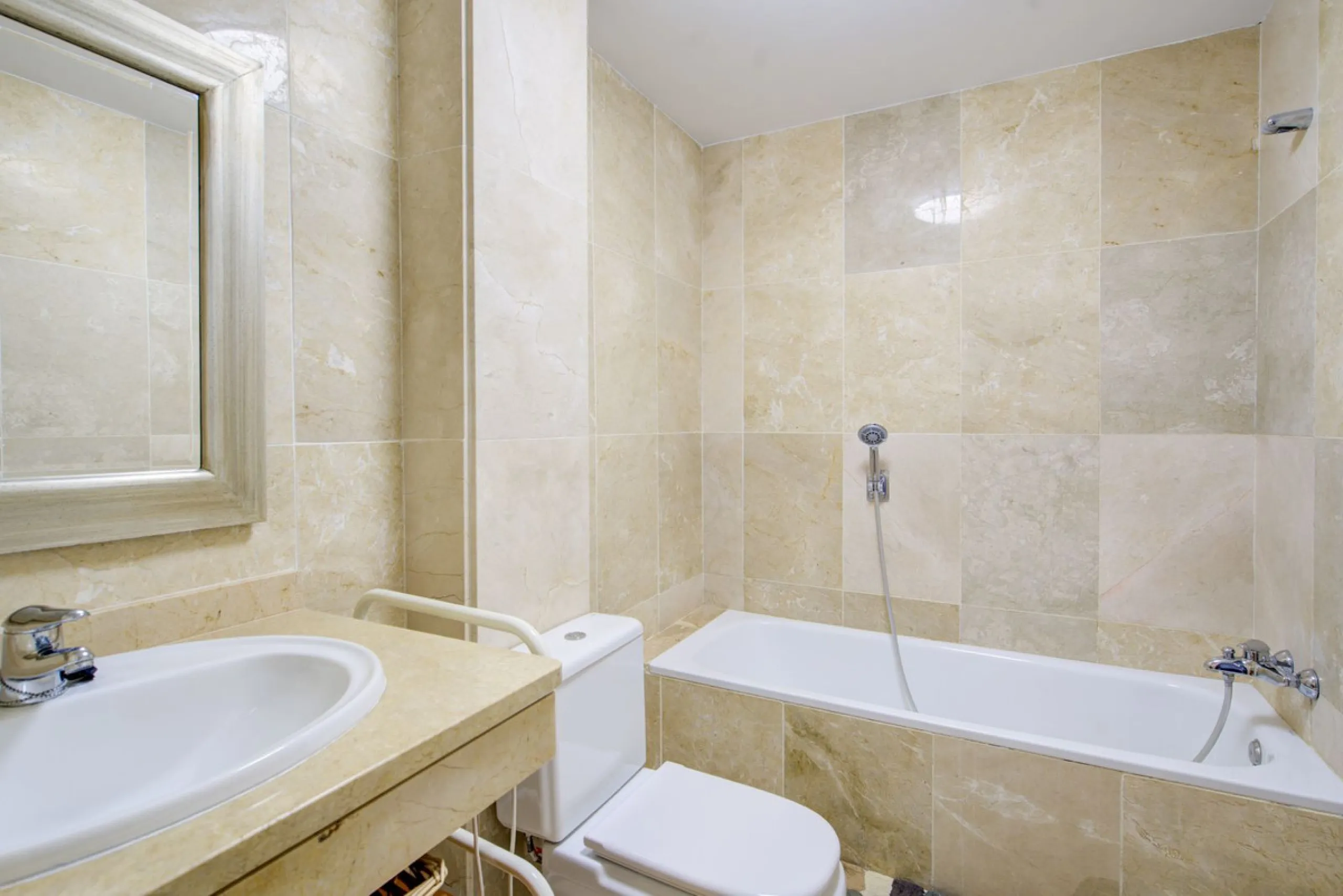 Magnificent 2-bedroom property in Los Prados del Golf – La Cala de Mijas.