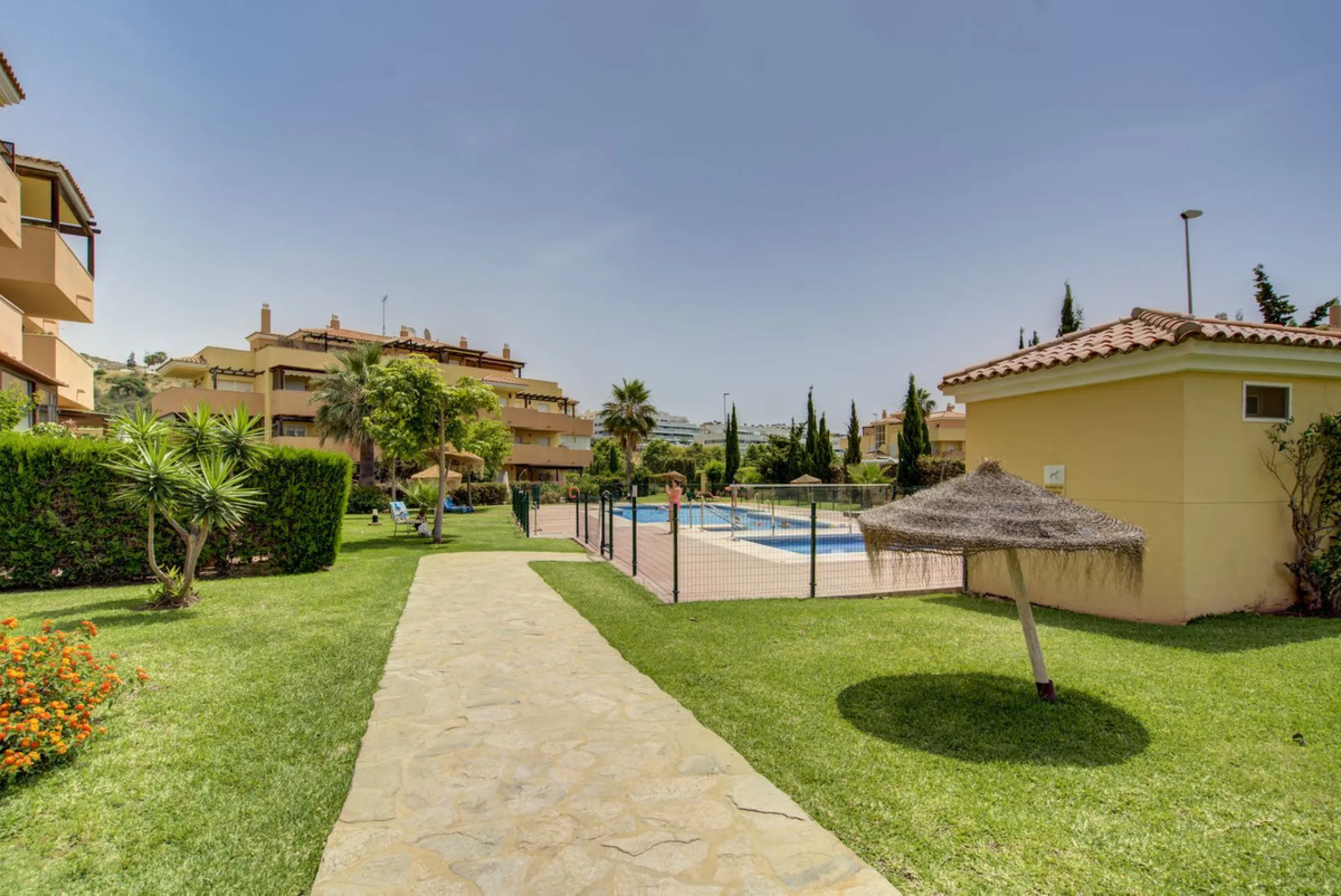 Magnificent 2-bedroom property in Los Prados del Golf – La Cala de Mijas.