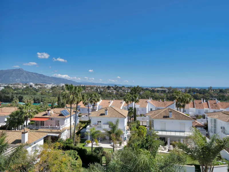 Penthouse Living with Sea Views & Solarium | Atalaya Green Mar, Estepona