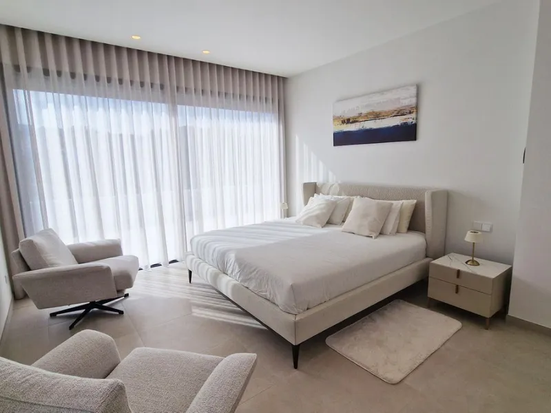 Fantastic key-ready La Cala Golf Villa for sale just a few minutes drive from La Cala golf course and beaches of Mijas Costa. The lovely village of La Cala is less than 10 minutes driving distance. This villa is built over 638 square meters. It has the or