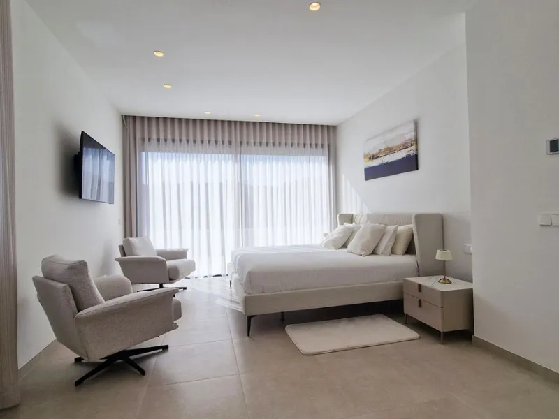 Fantastic key-ready La Cala Golf Villa for sale just a few minutes drive from La Cala golf course and beaches of Mijas Costa. The lovely village of La Cala is less than 10 minutes driving distance. This villa is built over 638 square meters. It has the or