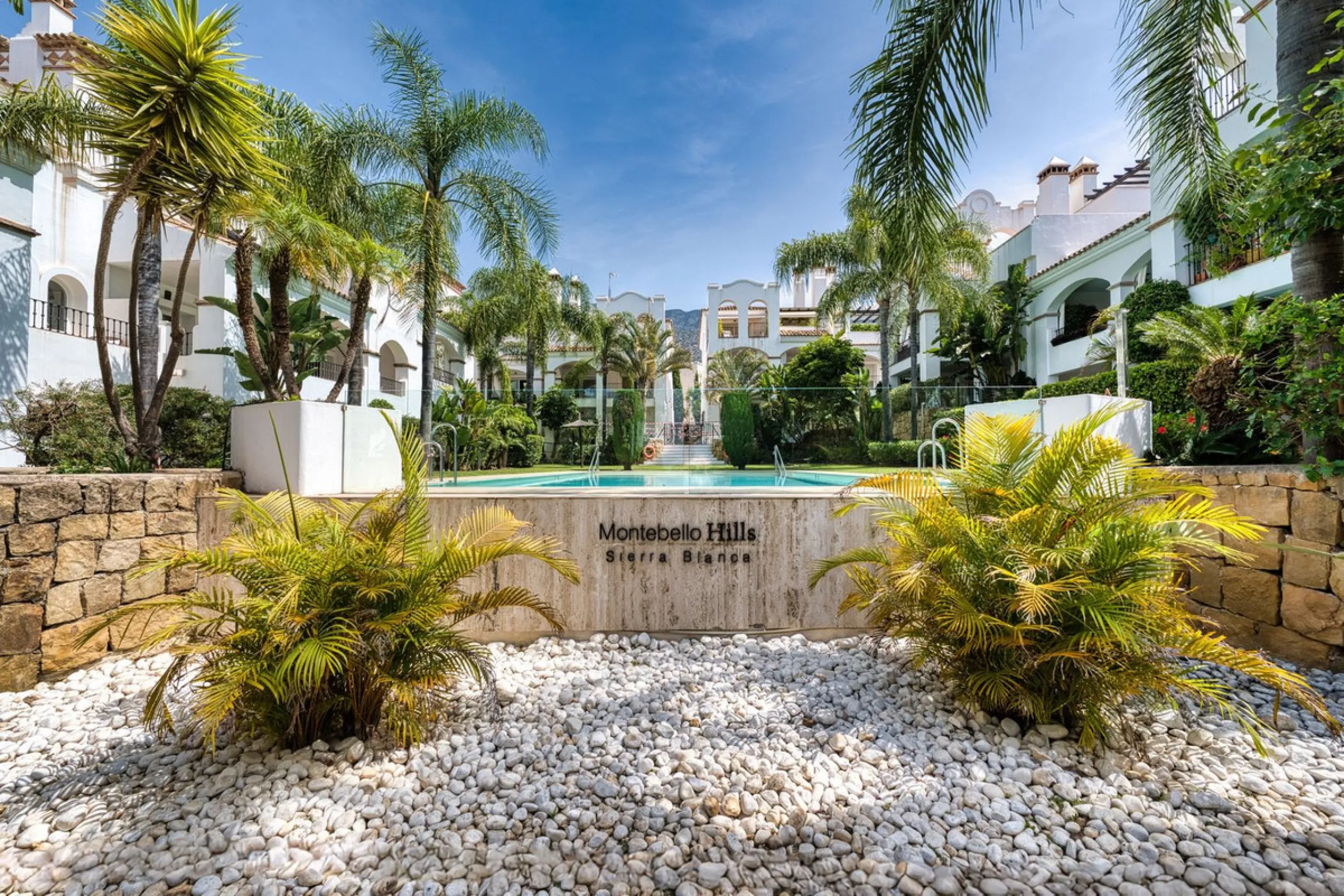 Exclusive 4-Bedroom Apartment on Marbella's Prestigious Golden Mile