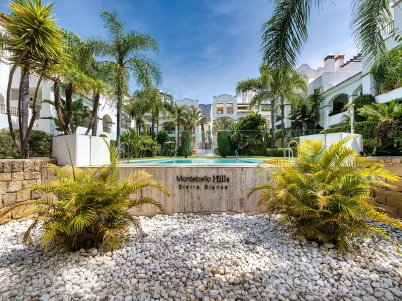 Exclusive 4-Bedroom Apartment on Marbella's Prestigious Golden Mile