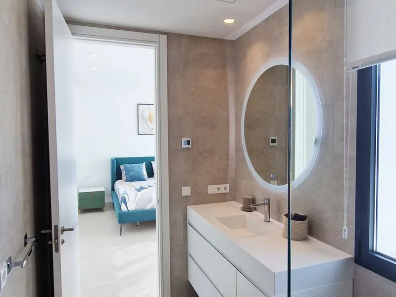 Fantastic key-ready La Cala Golf Villa for sale just a few minutes drive from La Cala golf course and beaches of Mijas Costa. The lovely village of La Cala is less than 10 minutes driving distance. This villa is built over 638 square meters. It has the or