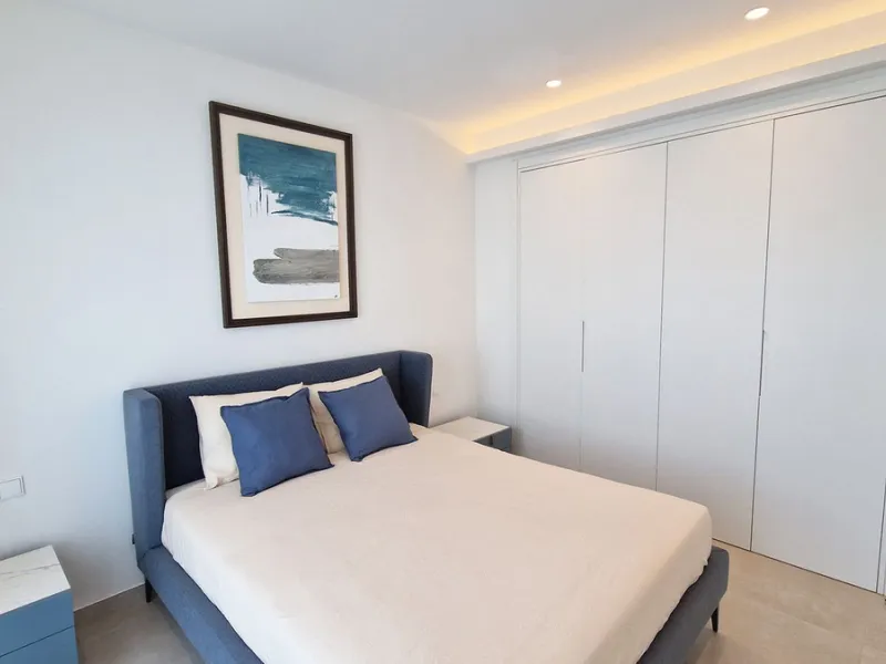 Fantastic key-ready La Cala Golf Villa for sale just a few minutes drive from La Cala golf course and beaches of Mijas Costa. The lovely village of La Cala is less than 10 minutes driving distance. This villa is built over 638 square meters. It has the or