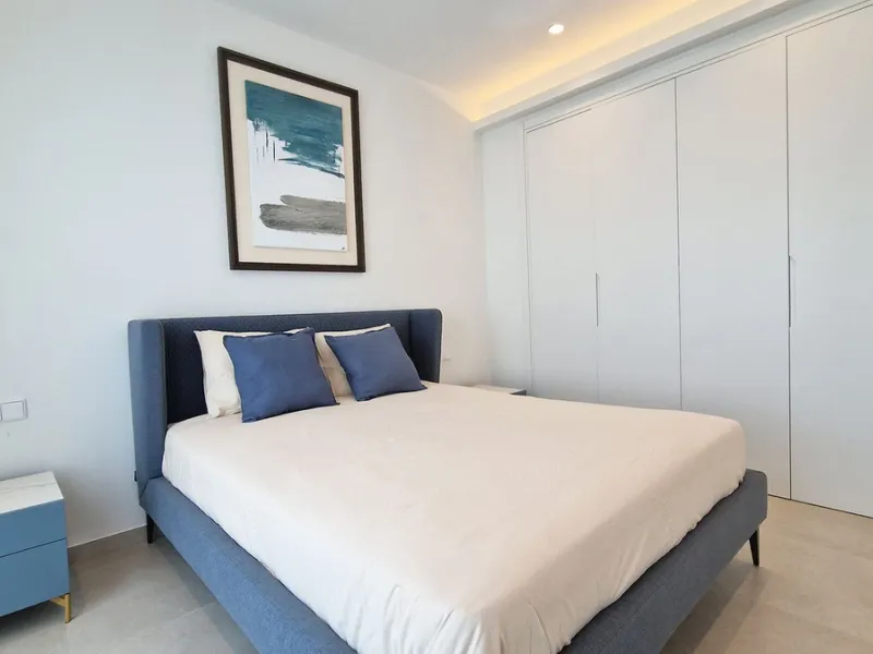 Fantastic key-ready La Cala Golf Villa for sale just a few minutes drive from La Cala golf course and beaches of Mijas Costa. The lovely village of La Cala is less than 10 minutes driving distance. This villa is built over 638 square meters. It has the or