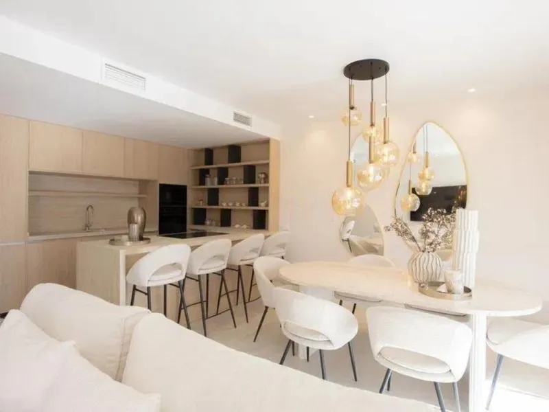 Apartment - Penthouse Duplex в продаже в Marbella, Málaga. В доме 4 спален и 3 ванных комнат. Площадь дома 170 м²