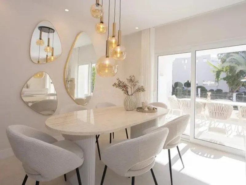 Apartment - Penthouse Duplex в продаже в Marbella, Málaga. В доме 4 спален и 3 ванных комнат. Площадь дома 170 м²