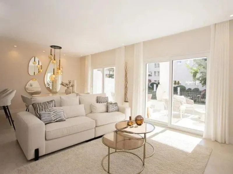 Apartment - Penthouse Duplex в продаже в Marbella, Málaga. В доме 4 спален и 3 ванных комнат. Площадь дома 170 м²