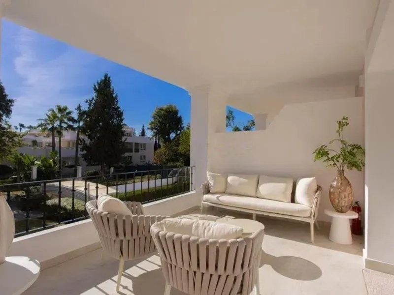 Apartment - Penthouse Duplex в продаже в Marbella, Málaga. В доме 4 спален и 3 ванных комнат. Площадь дома 170 м²