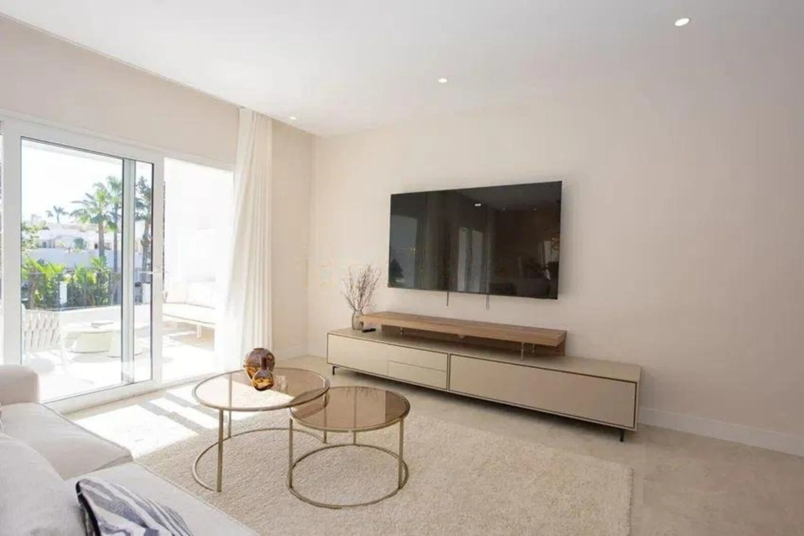Apartment - Penthouse Duplex в продаже в Marbella, Málaga. В доме 4 спален и 3 ванных комнат. Площадь дома 170 м²