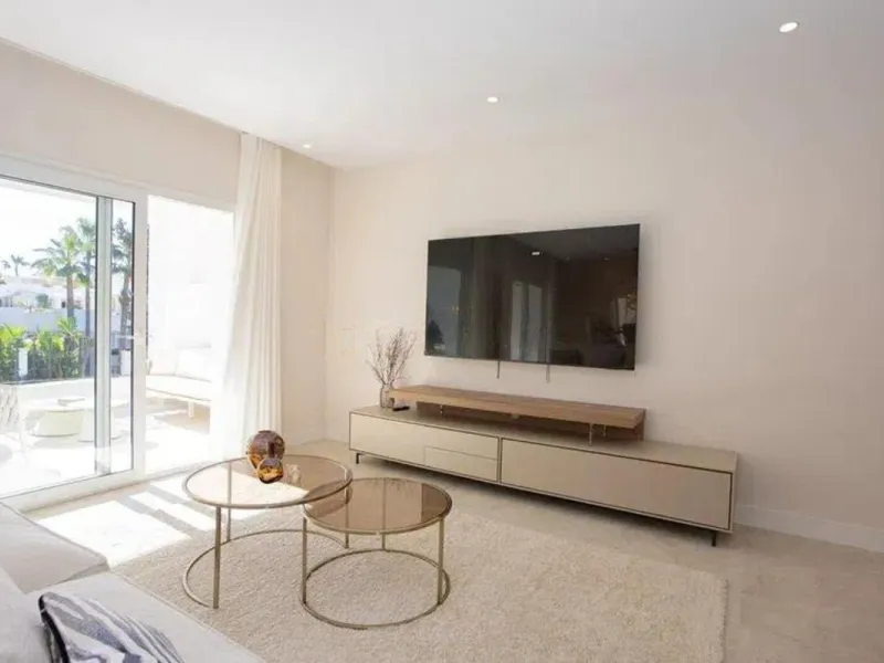 Apartment - Penthouse Duplex в продаже в Marbella, Málaga. В доме 4 спален и 3 ванных комнат. Площадь дома 170 м²