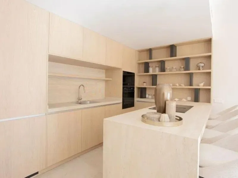 Apartment - Penthouse Duplex в продаже в Marbella, Málaga. В доме 4 спален и 3 ванных комнат. Площадь дома 170 м²