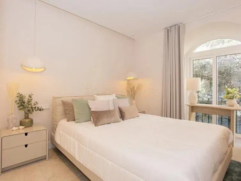 Apartment - Penthouse Duplex в продаже в Marbella, Málaga. В доме 4 спален и 3 ванных комнат. Площадь дома 170 м²